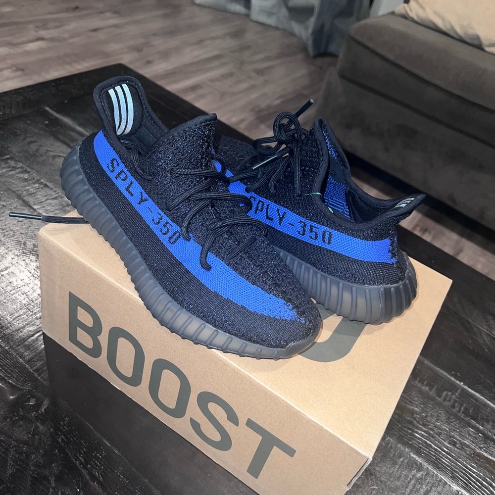 Dazzling Blue Yeezy Boost 350 size 7